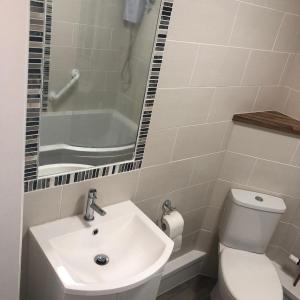 Small bathroom revamp Rainham